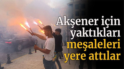 Gündüz vakti havai fişek gösterisi Akşener için yaktıkları meşaleleri yere attılar